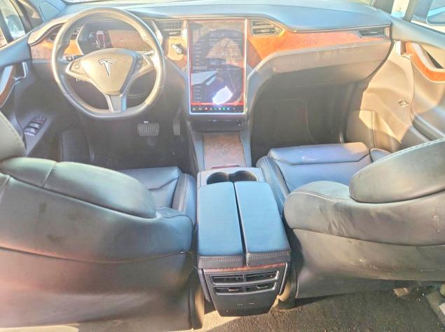 Продажа на аукционе авто 2018 Tesla Model X, vin: 5YJXCAE25JF117775, номер лота: 60075626