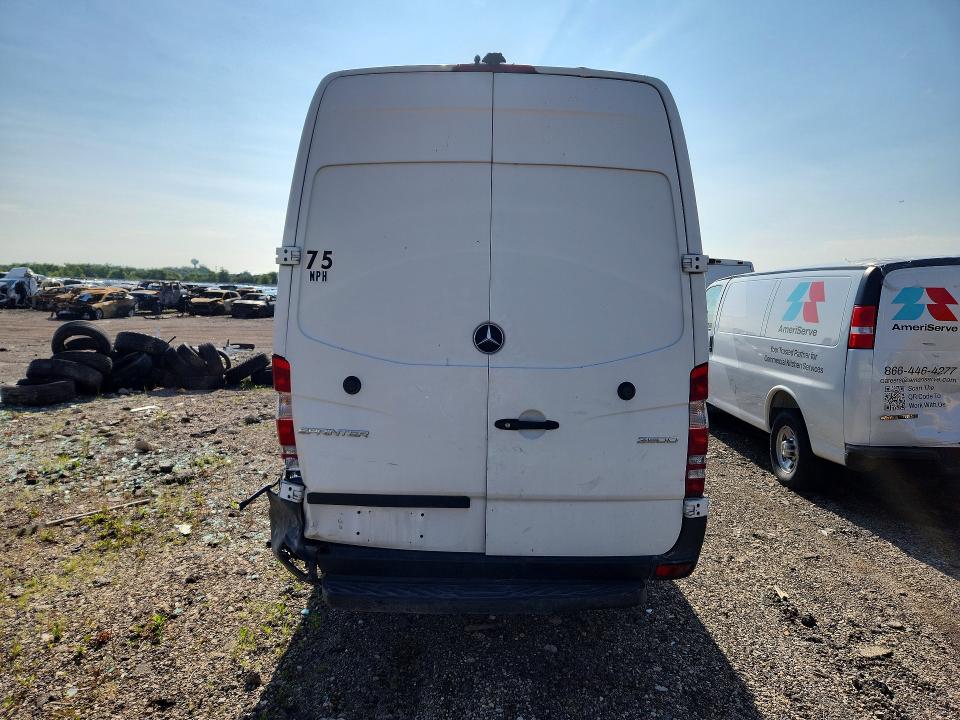 59777936 :رقم المزاد ، WD3PE8CD2HP566543 vin ، 2017 Mercedes-benz Sprinter مزاد بيع