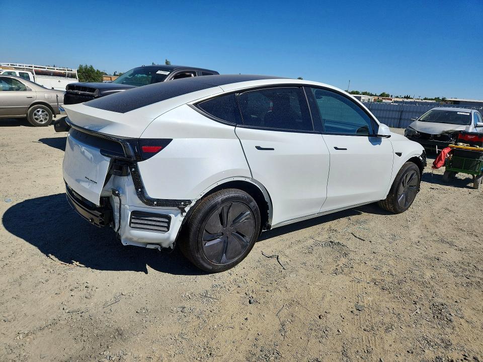 61779766 :رقم المزاد ، 7SAYGDEE3TF645339 vin ، 2026 Tesla Model Y مزاد بيع