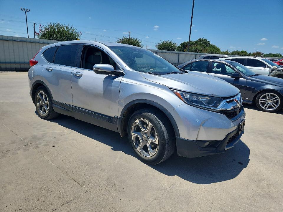 Auction sale of the 2018 Honda Cr-v, vin: 7FARW1H8XJE004196, lot number: 60181526