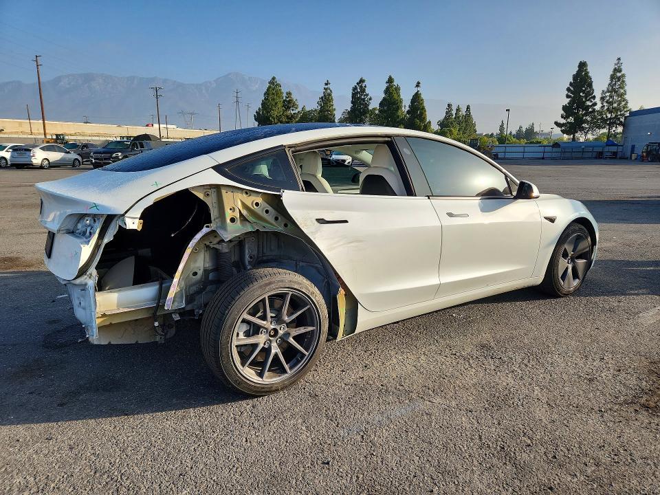 61957456 :رقم المزاد ، 5YJ3E1EA7NF124510 vin ، 2022 Tesla Model 3 مزاد بيع