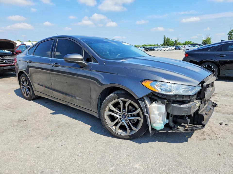61186356 :رقم المزاد ، 3FA6P0H78HR167926 vin ، 2017 Ford Fusion مزاد بيع