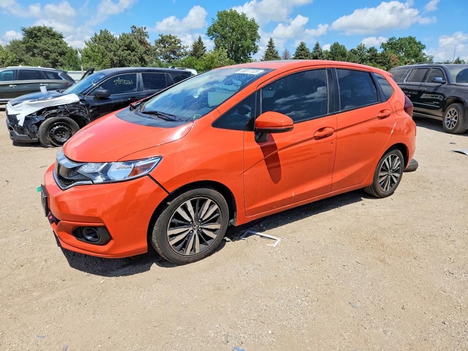 58817126 :رقم المزاد ، 3HGGK5H87JM715454 vin ، 2018 Honda Fit مزاد بيع