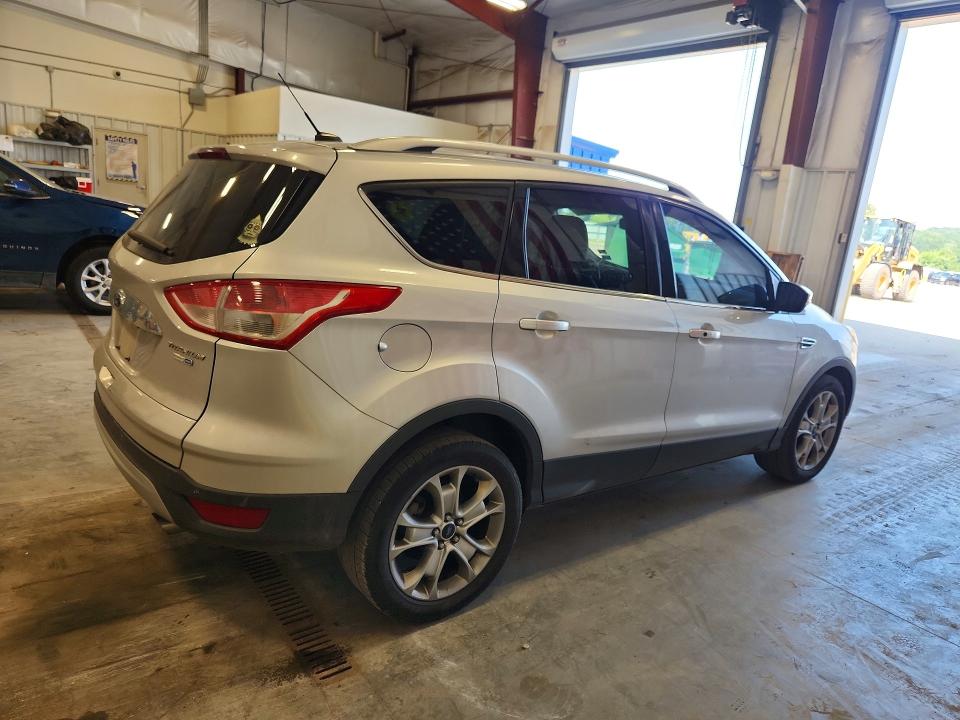 2014 Ford Escape მანქანა იყიდება აუქციონზე, vin: 1FMCU9JX4EUD58358, აუქციონის ნომერი: 61498926