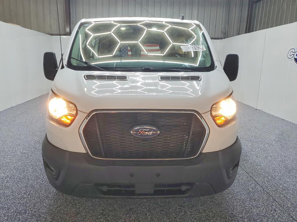 60377886 :رقم المزاد ، 1FTBR1Y87PKA85772 vin ، 2023 Ford Transit مزاد بيع
