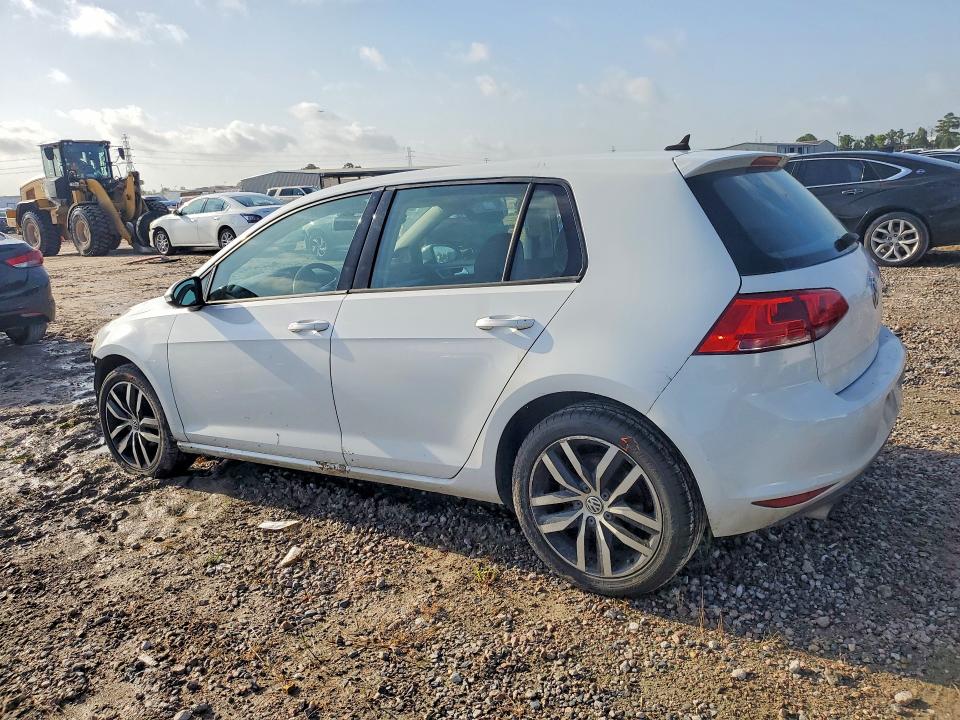 61628786 :رقم المزاد ، 3VW217AU0FM033180 vin ، 2015 Volkswagen Golf مزاد بيع