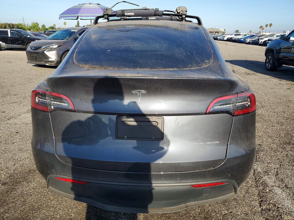 2021 Tesla Model Y მანქანა იყიდება აუქციონზე, vin: 5YJYGDEE7MF201122, აუქციონის ნომერი: 62704726