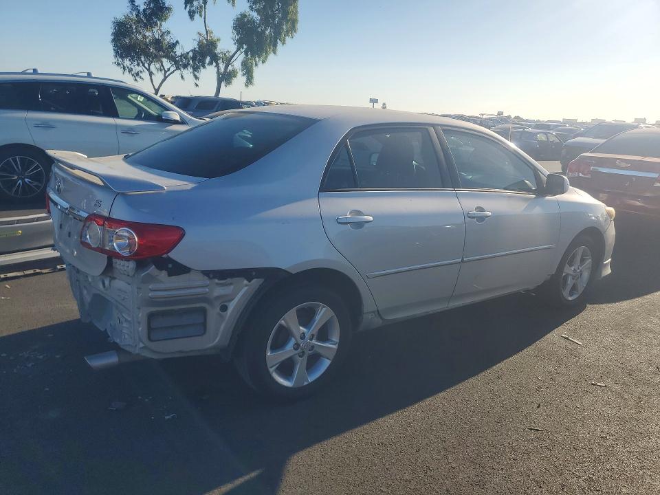 2013 Toyota Corolla მანქანა იყიდება აუქციონზე, vin: 2T1BU4EE5DC994424, აუქციონის ნომერი: 61324566
