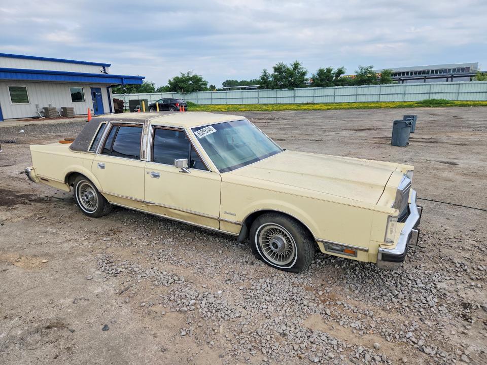 60298446 :رقم المزاد ، 1LNBP94F3BY612359 vin ، 1981 Lincoln Town Car مزاد بيع