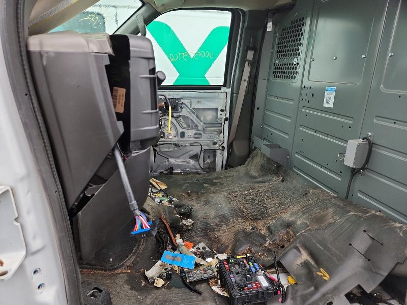 63678386 :رقم المزاد ، 1GCWGAFPXJ1319823 vin ، 2018 Chevrolet Express G2500 مزاد بيع
