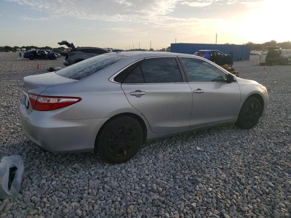 2017 Toyota Camry მანქანა იყიდება აუქციონზე, vin: 4T1BF1FK6HU738732, აუქციონის ნომერი: 58909316