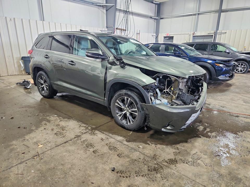Продаж на аукціоні авто 2018 Toyota Highlander, vin: 5TDBZRFH3JS834844, номер лоту: 60195556
