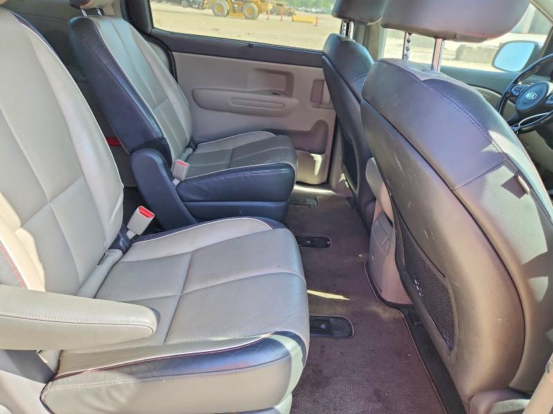 61306386 :رقم المزاد ، KNDMB5C10H6315189 vin ، 2017 Kia Sedona مزاد بيع