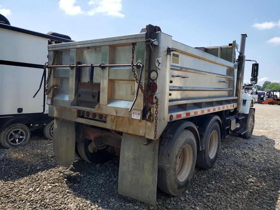 60772606 :رقم المزاد ، 1HTWHAZT96J232186 vin ، 2006 International 7000 مزاد بيع