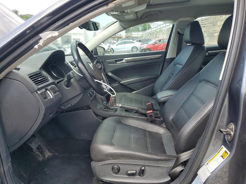 62590856 :رقم المزاد ، 1VWBT7A37HC073987 vin ، 2017 Volkswagen Passat مزاد بيع