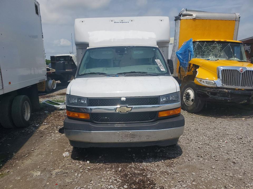 58478356 :رقم المزاد ، 1HA3GTC74NN004755 vin ، 2022 Chevrolet Express G3500 مزاد بيع