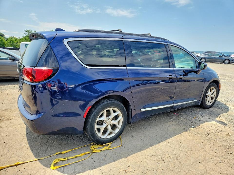Продажа на аукционе авто 2017 Chrysler Pacifica, vin: 2C4RC1BG6HR523166, номер лота: 61001016