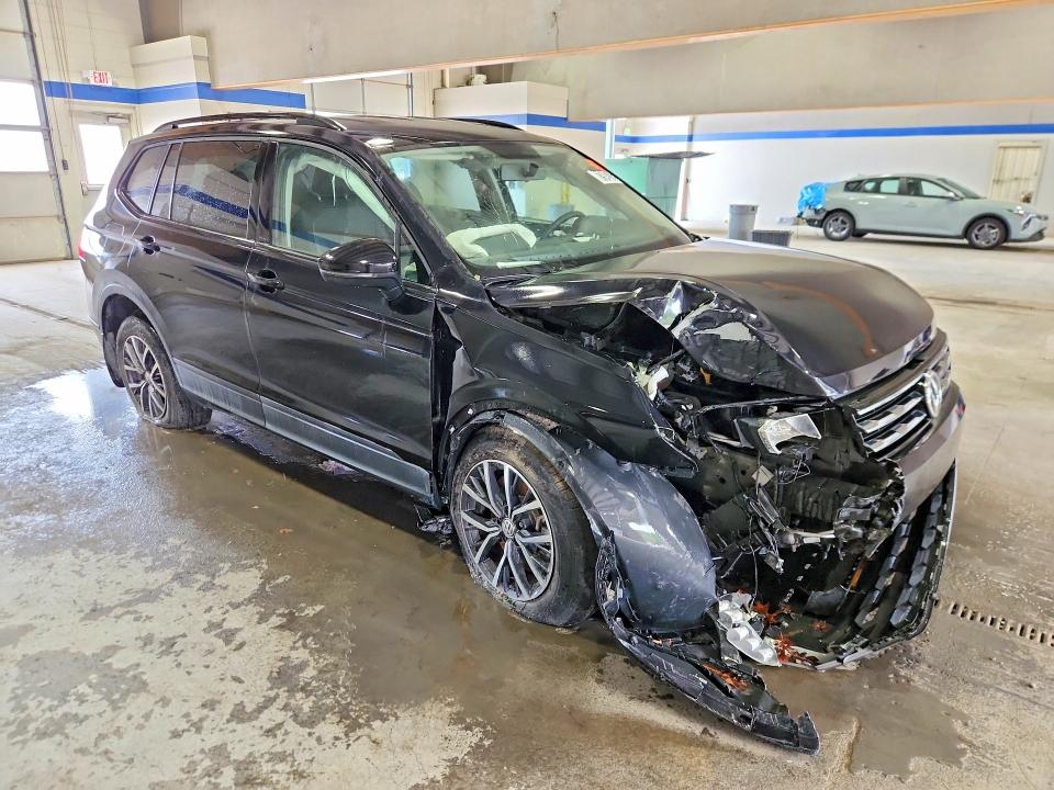 Продаж на аукціоні авто 2021 Volkswagen Tiguan, vin: 3VV1B7AXXMM121562, номер лоту: 61945346