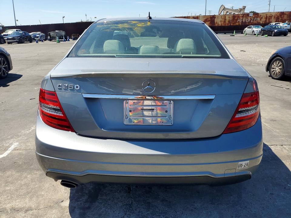 2014 Mercedes-benz C მანქანა იყიდება აუქციონზე, vin: WDDGF4HB0EA965961, აუქციონის ნომერი: 62762506