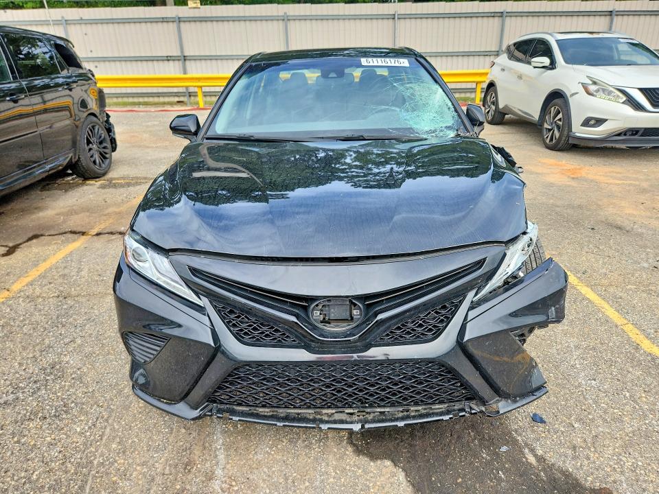 61116176 :رقم المزاد ، 4T1K61AK8LU995262 vin ، 2020 Toyota Camry مزاد بيع