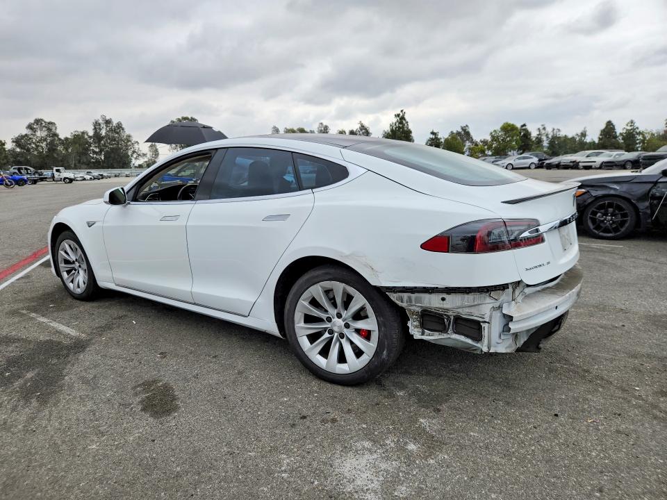 58843956 :رقم المزاد ، 5YJSA1E47GF145197 vin ، 2016 Tesla Model S مزاد بيع