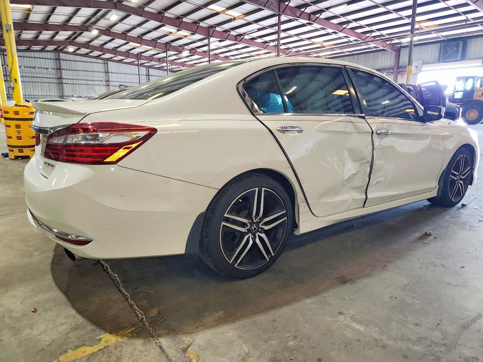 Aukcja sprzedaży 2017 Honda Accord, vin: 1HGCR2F67HA183351, numer aukcji: 61844396