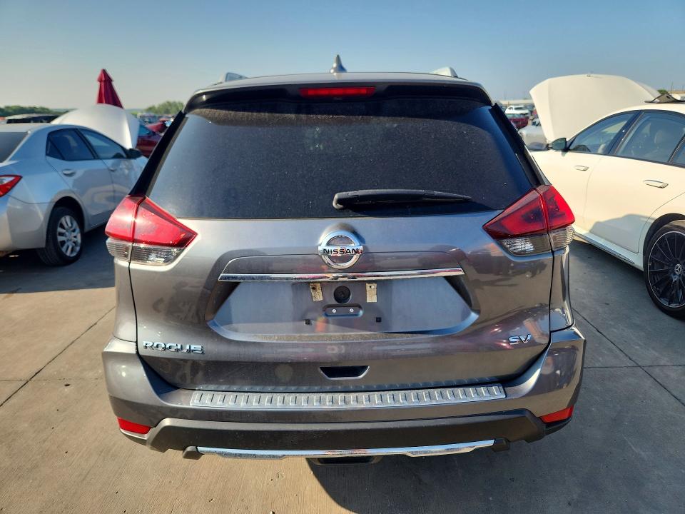 62127466 :رقم المزاد ، 5N1AT2MT7JC817425 vin ، 2018 Nissan Rogue مزاد بيع
