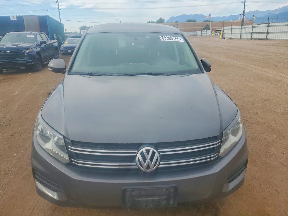 59390766 :رقم المزاد ، WVGBV7AXXHK047692 vin ، 2017 Volkswagen Tiguan مزاد بيع