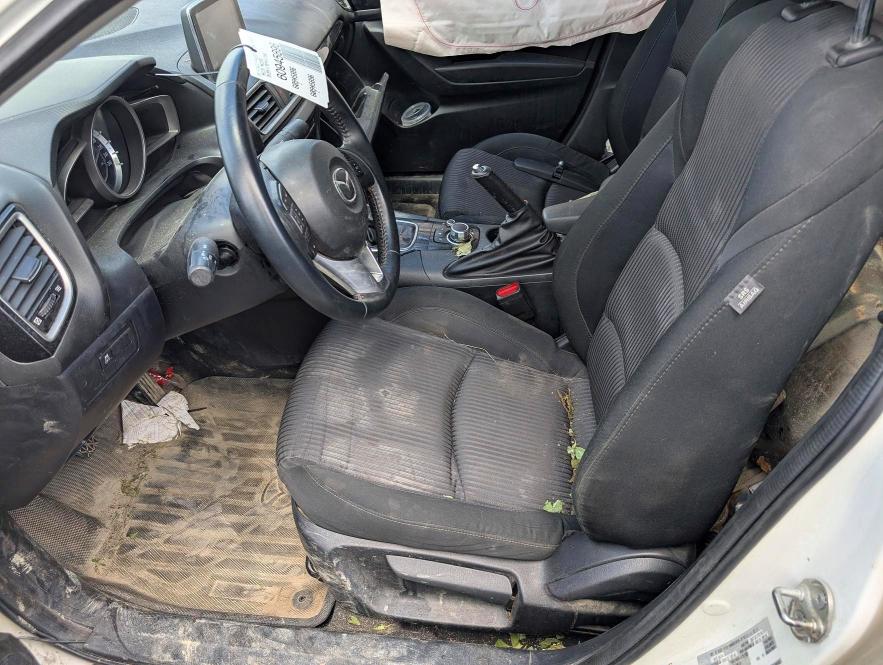 60945896 :رقم المزاد ، 3MZBM1V70FM147348 vin ، 2015 Mazda 3 مزاد بيع