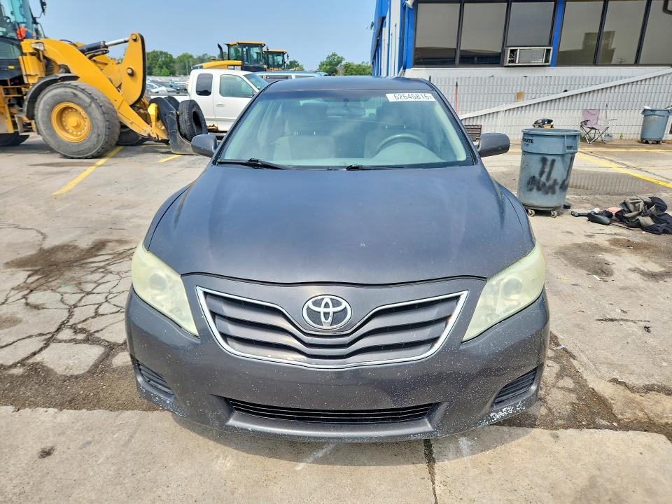 62645816 :رقم المزاد ، 4T1BF3EK3BU587661 vin ، 2011 Toyota Camry مزاد بيع