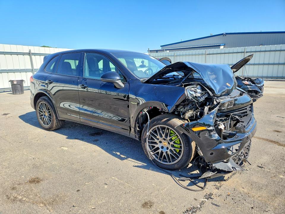 60324996 :رقم المزاد ، WP1AE2A26JLA71879 vin ، 2018 Porsche Cayenne مزاد بيع