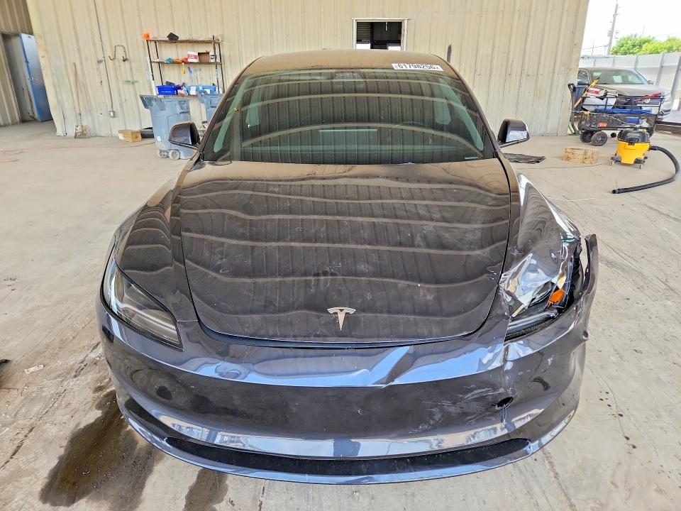 61798256 :رقم المزاد ، 5YJ3E1EA9SF026137 vin ، 2025 Tesla Model 3 مزاد بيع