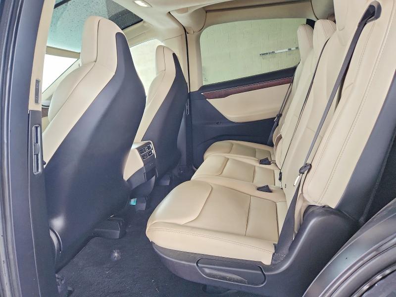 Продаж на аукціоні авто 2018 Tesla Model X, vin: 5YJXCDE44JF081127, номер лоту: 61046746