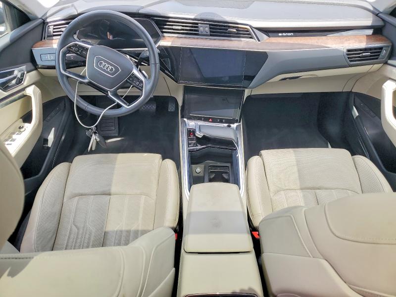2019 Audi E-tron მანქანა იყიდება აუქციონზე, vin: WA1VAAGE5KB011183, აუქციონის ნომერი: 60485126