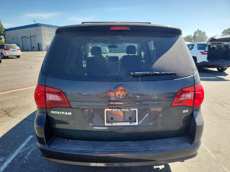 62788696 :رقم المزاد ، 2V4RW3DG9BR766550 vin ، 2011 Volkswagen Routan مزاد بيع