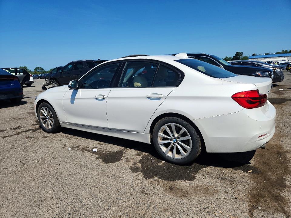 61144056 :رقم المزاد ، WBA8A3C58JA505012 vin ، 2018 Bmw 320 مزاد بيع