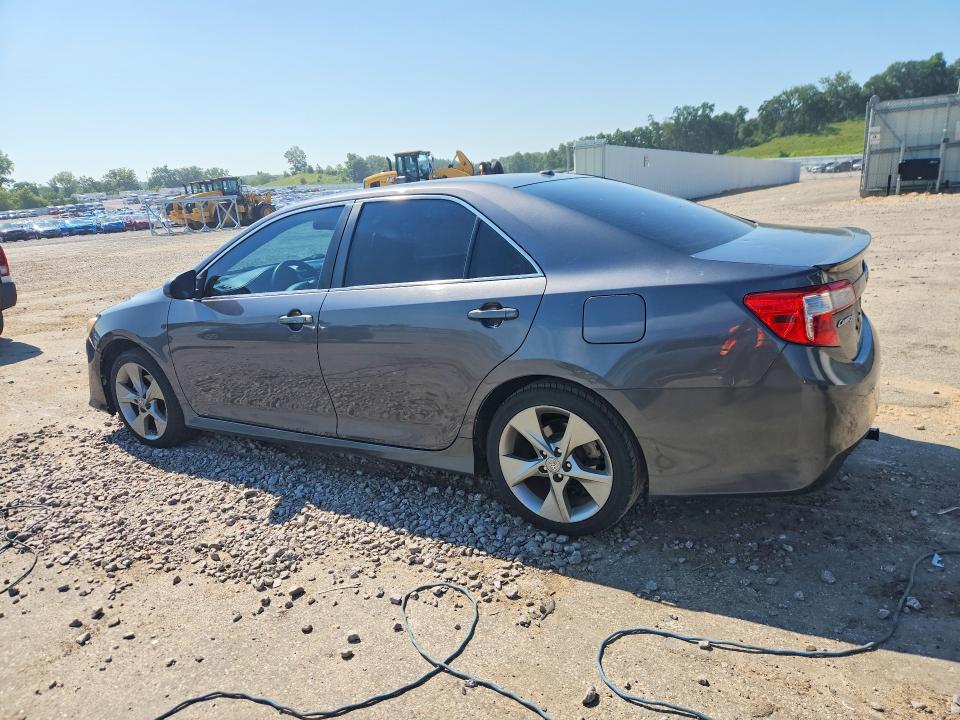 57572046 :رقم المزاد ، 4T1BK1FK2CU014640 vin ، 2012 Toyota Camry مزاد بيع