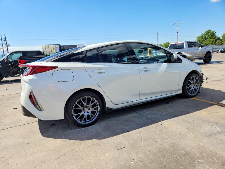 60787216 :رقم المزاد ، JTDKARFP2H3006150 vin ، 2017 Toyota Prius Prime مزاد بيع