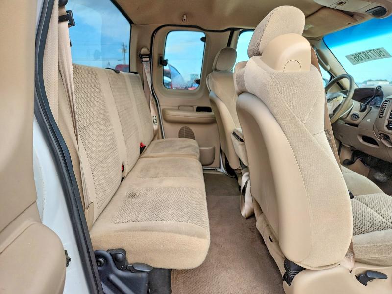 60718786 :رقم المزاد ، 1FTRX17WX2NB27282 vin ، 2002 Ford F150 مزاد بيع