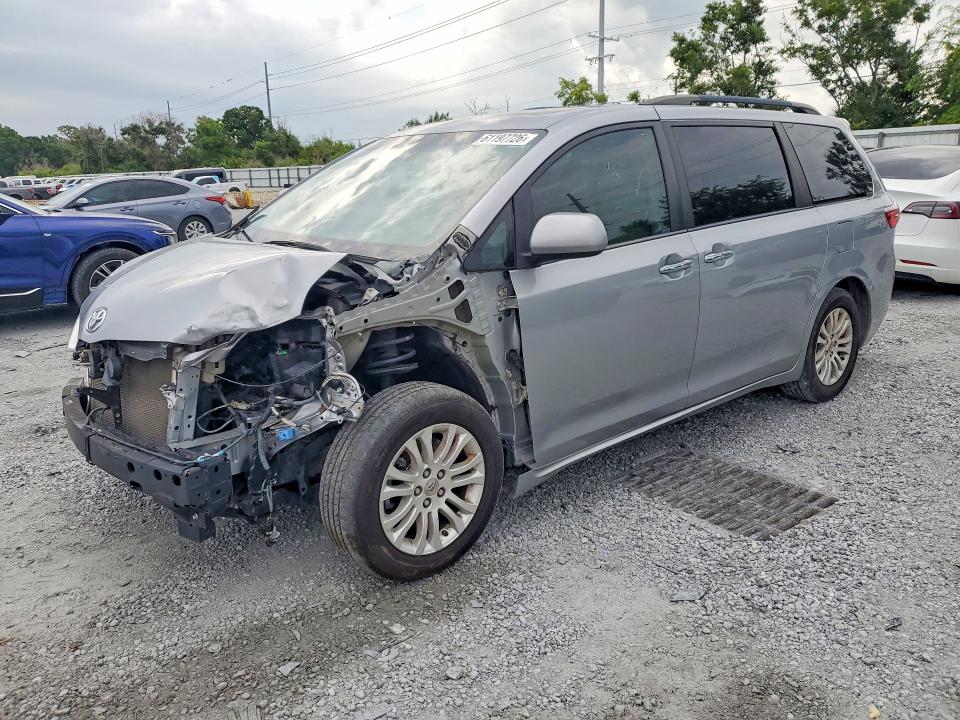 Auction sale of the 2015 Toyota Sienna, vin: 5TDYK3DC2FS594017, lot number: 61197726