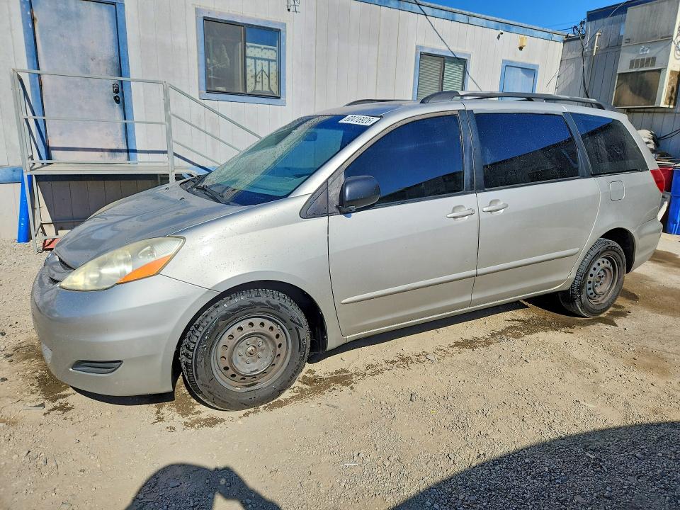 Auction sale of the 2010 Toyota Sienna, vin: 5TDKK4CC6AS326111, lot number: 60416926