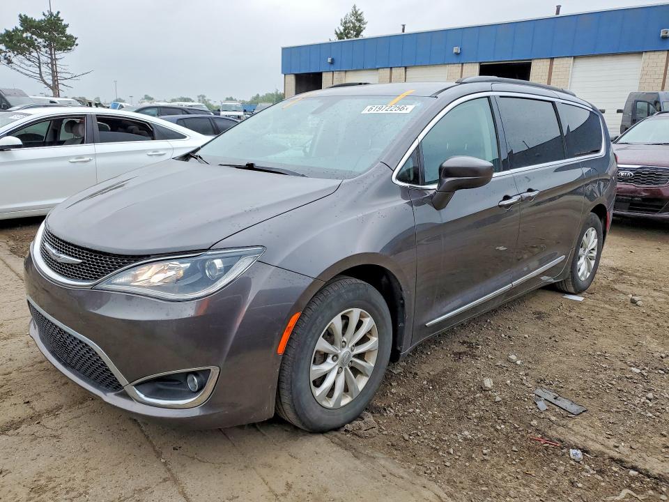 61972256 :رقم المزاد ، 2C4RC1BG0HR778542 vin ، 2017 Chrysler Pacifica مزاد بيع