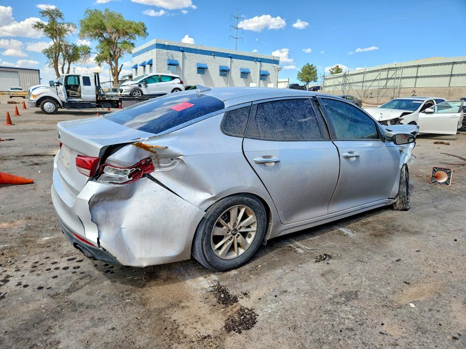 2017 Kia Optima მანქანა იყიდება აუქციონზე, vin: KNAGT4L34H5150479, აუქციონის ნომერი: 60473256
