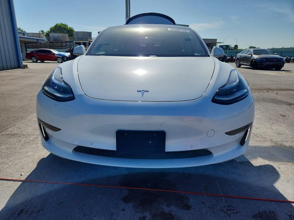 Продажа на аукционе авто 2018 Tesla Model 3, vin: 5YJ3E1EA0JF005689, номер лота: 59388106