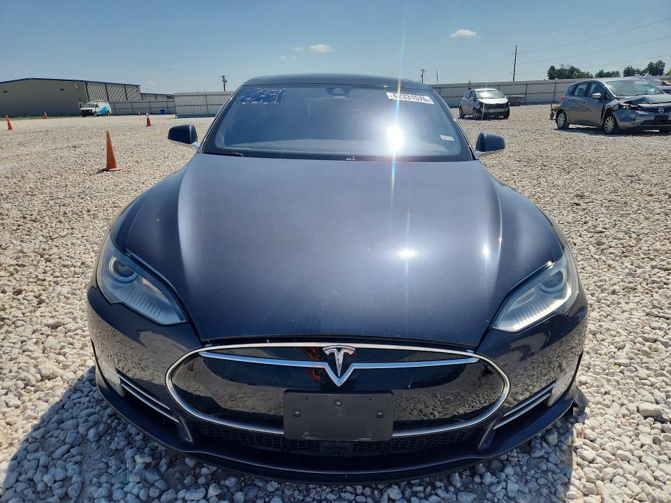 Продажа на аукционе авто 2015 Tesla Model S, vin: 5YJSA1H27FF090694, номер лота: 62331576