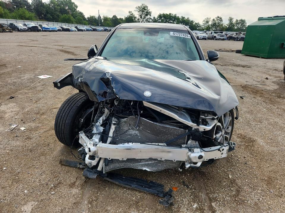 61727426 :رقم المزاد ، 55SWF4KB3HU204172 vin ، 2017 Mercedes-benz C مزاد بيع