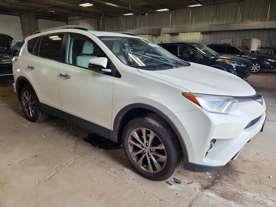Продажа на аукционе авто 2018 Toyota Rav4, vin: JTMDFREV1JJ231901, номер лота: 61479376