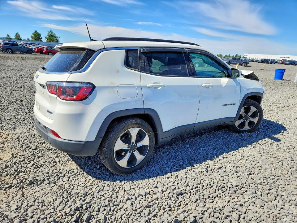 60490846 :رقم المزاد ، 3C4NJCBB3JT134282 vin ، 2018 Jeep Compass مزاد بيع