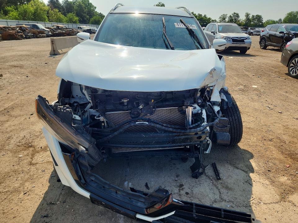 Продажа на аукционе авто 2017 Nissan Rogue, vin: KNMAT2MV5HP538435, номер лота: 61119426