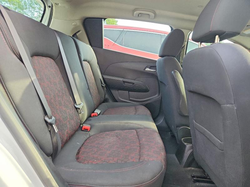 61574076 :رقم المزاد ، 1G1JD6SBXK4128101 vin ، 2019 Chevrolet Sonic مزاد بيع
